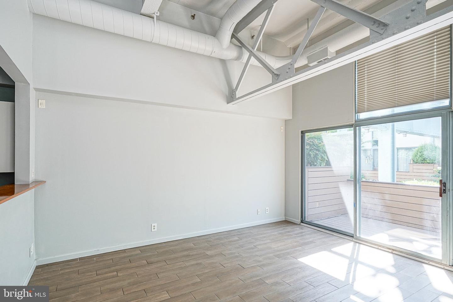 3 N Columbus Blvd #pl219 Property Photo 7