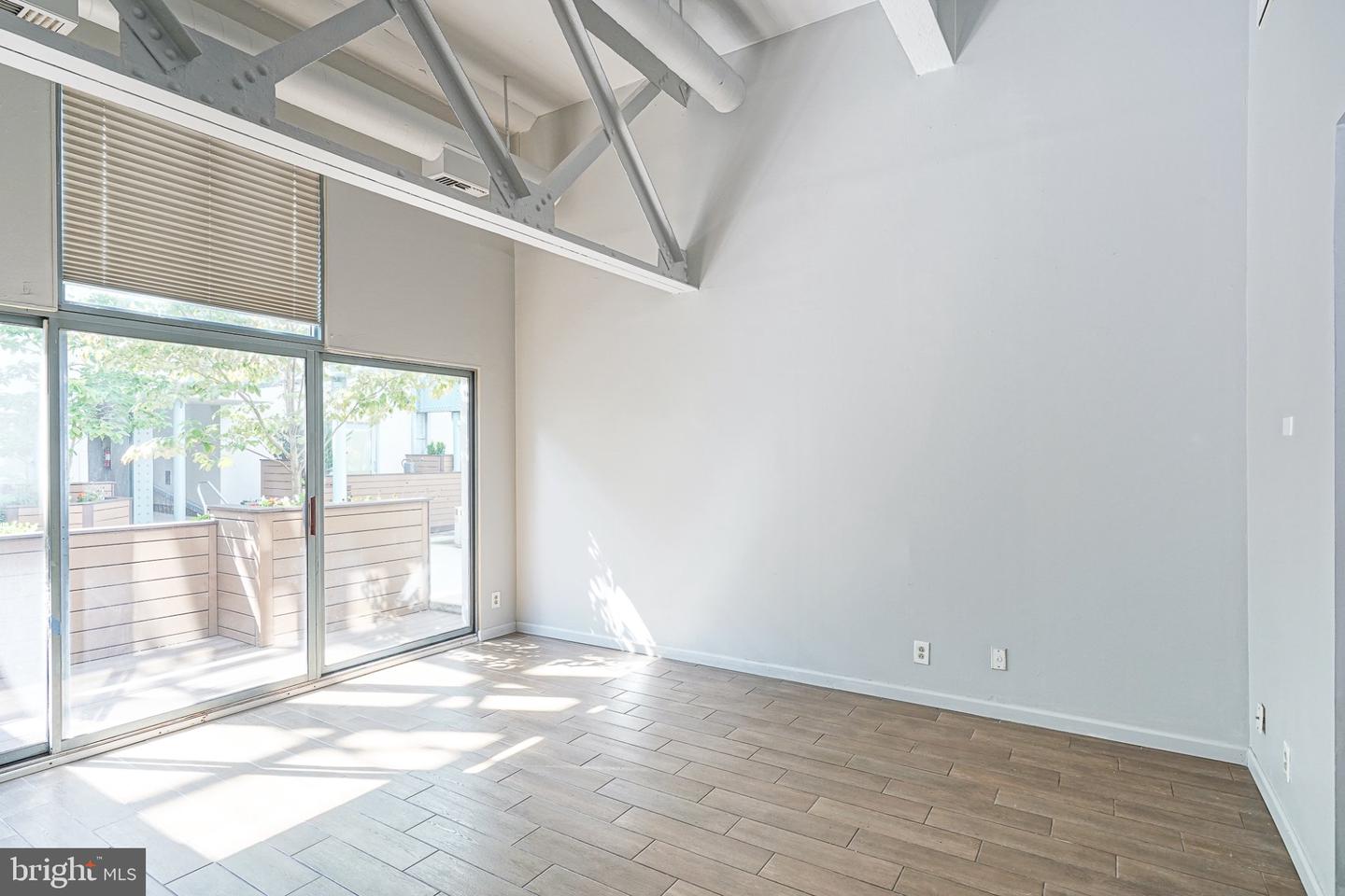 3 N Columbus Blvd #pl219 Property Photo 8
