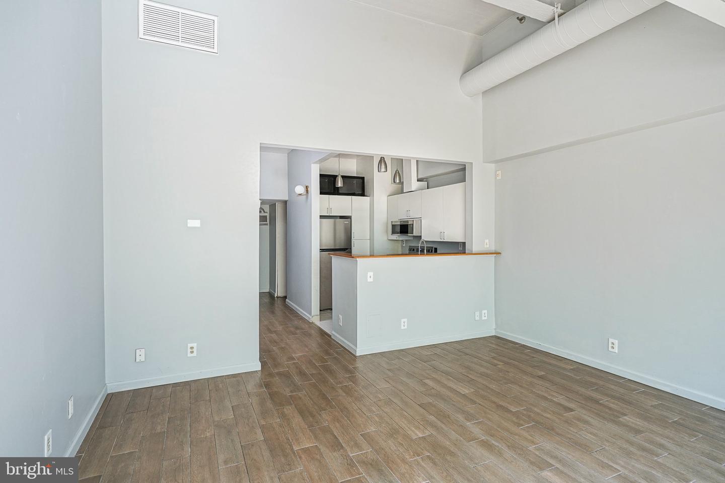 3 N Columbus Blvd #pl219 Property Photo 11