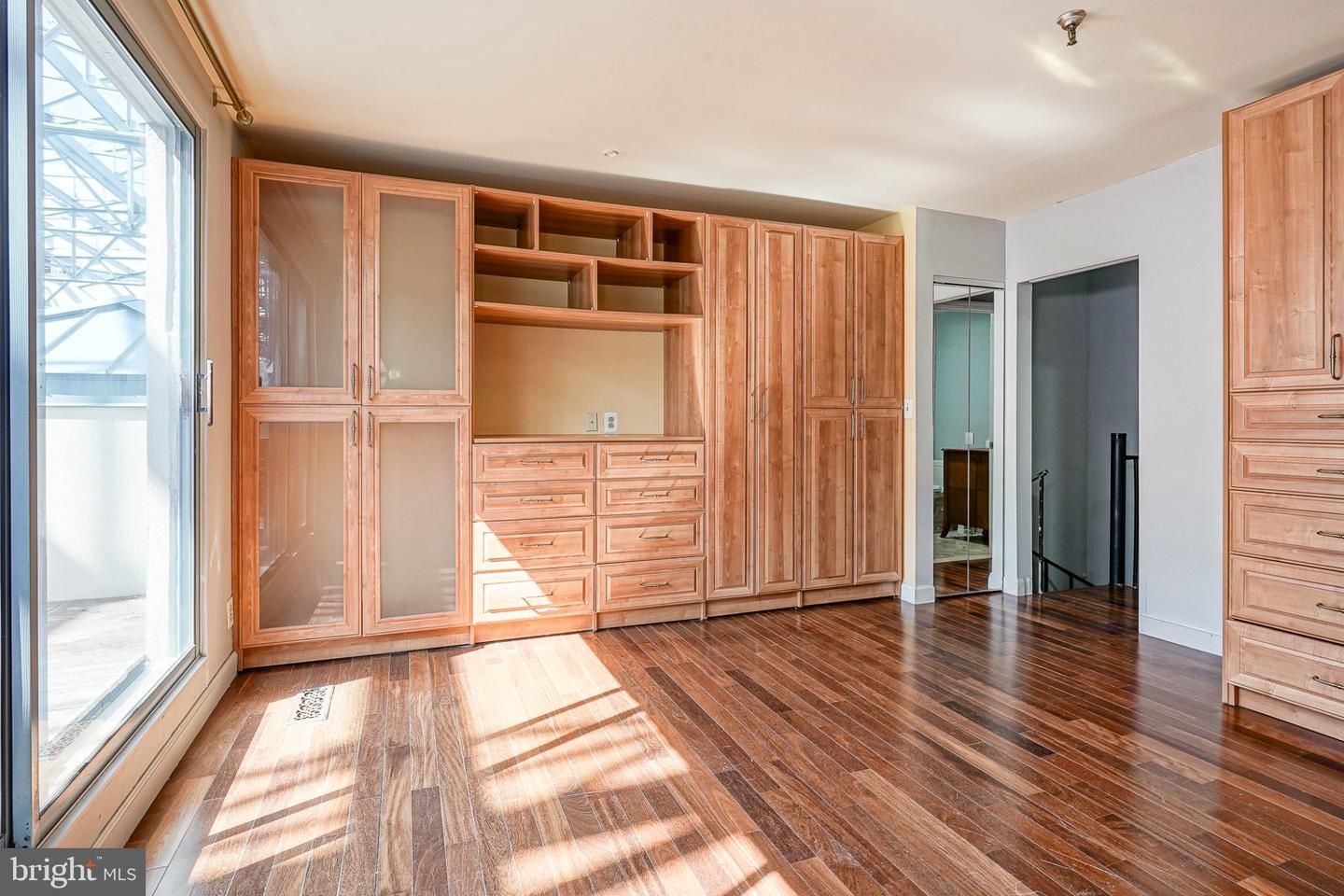 3 N Columbus Blvd #pl219 Property Photo 22