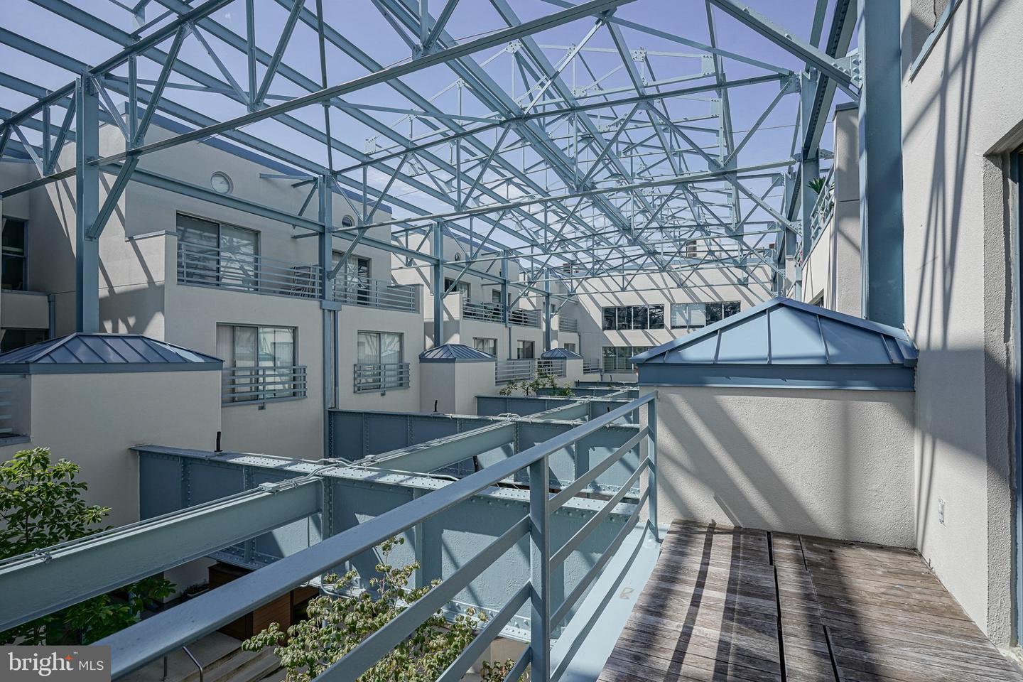 3 N Columbus Blvd #pl219 Property Photo 23