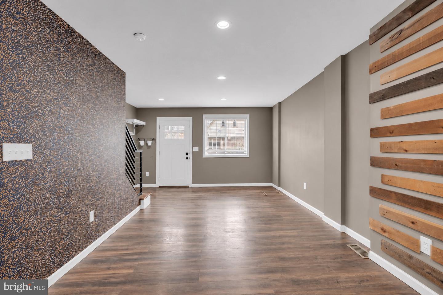 6480 Ross St Property Photo 4