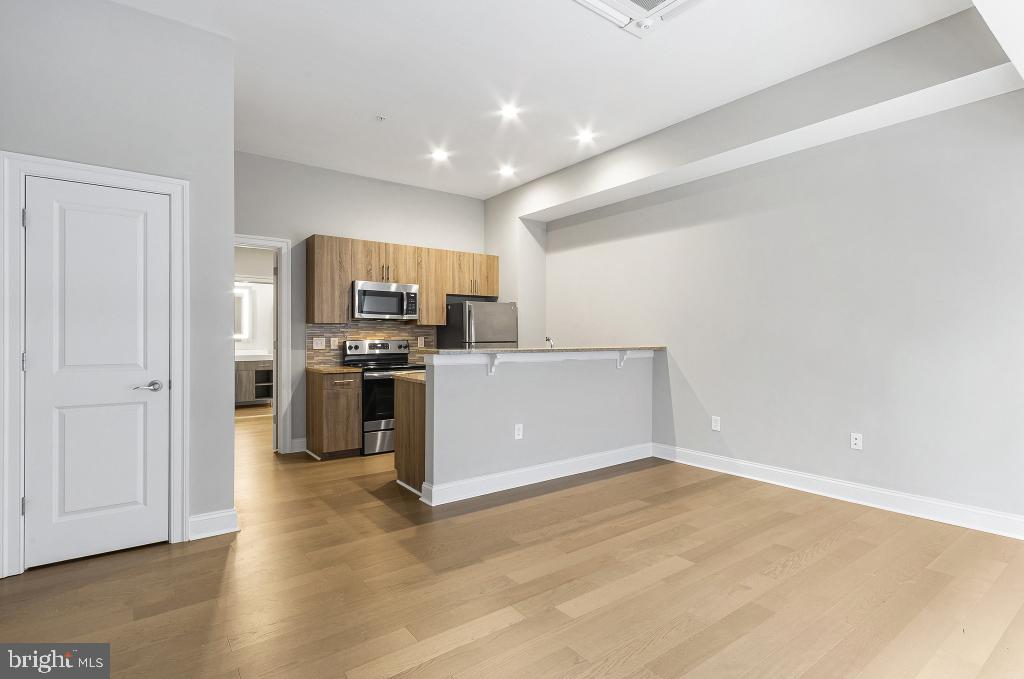 1300-6 Chestnut St #904 Property Photo 1