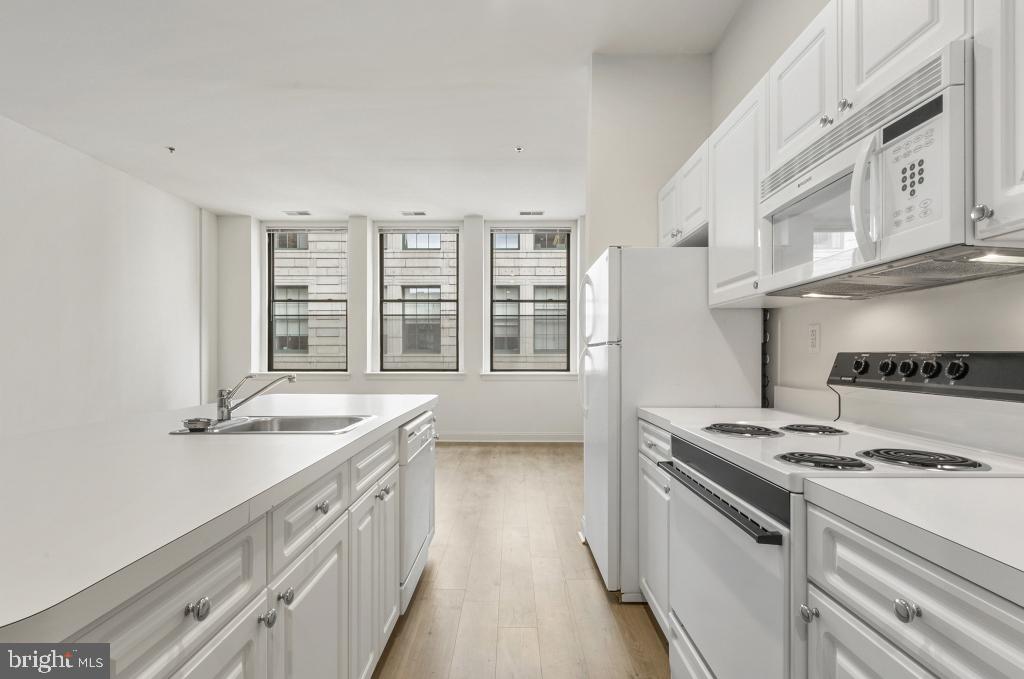 1300-6 Chestnut St #904 Property Photo 6