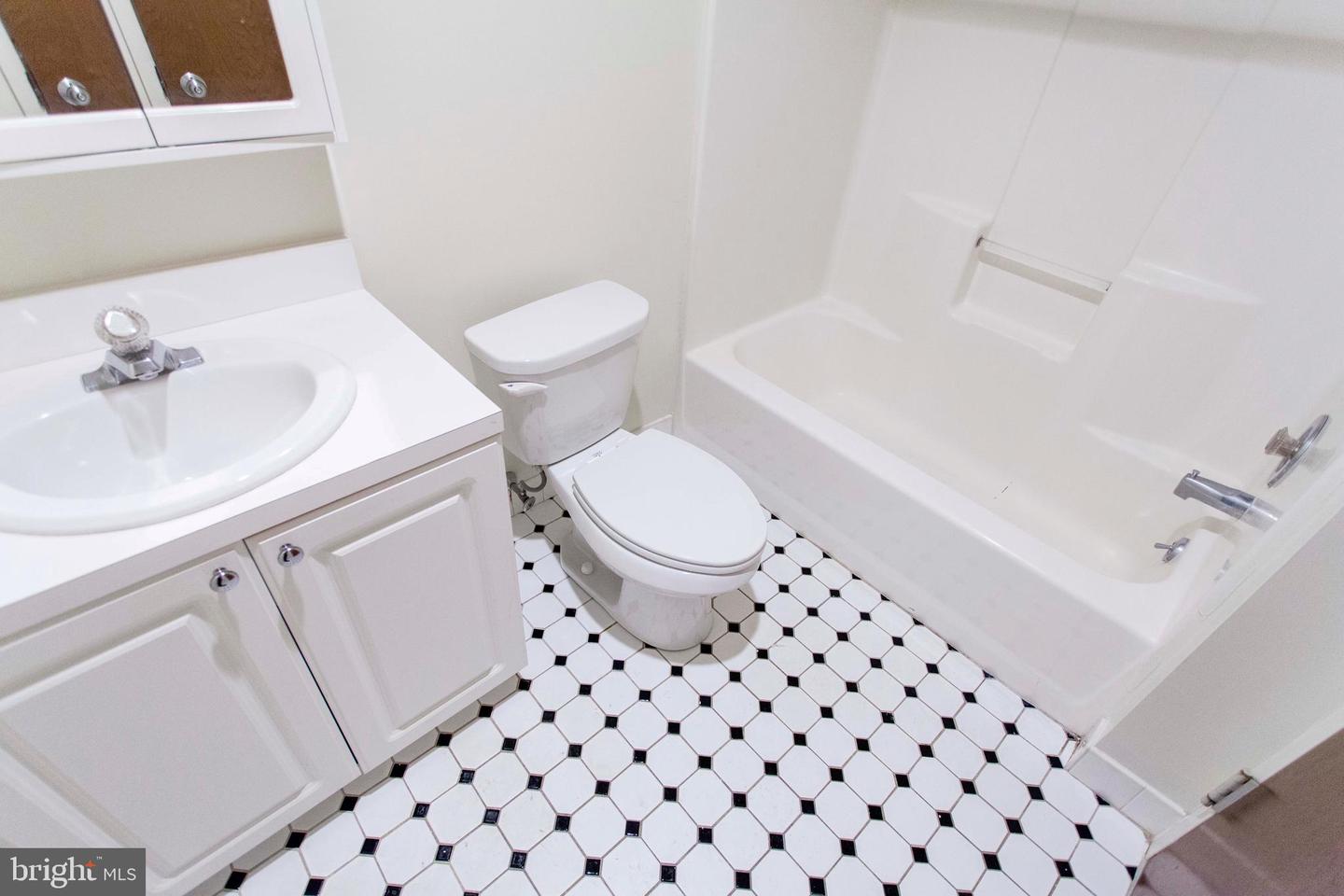 1300-6 Chestnut St #904 Property Photo 19