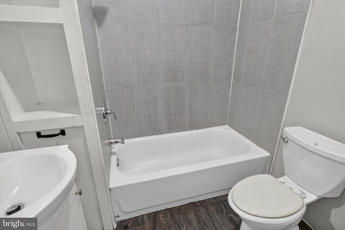 2811 Orthodox St Property Photo 25