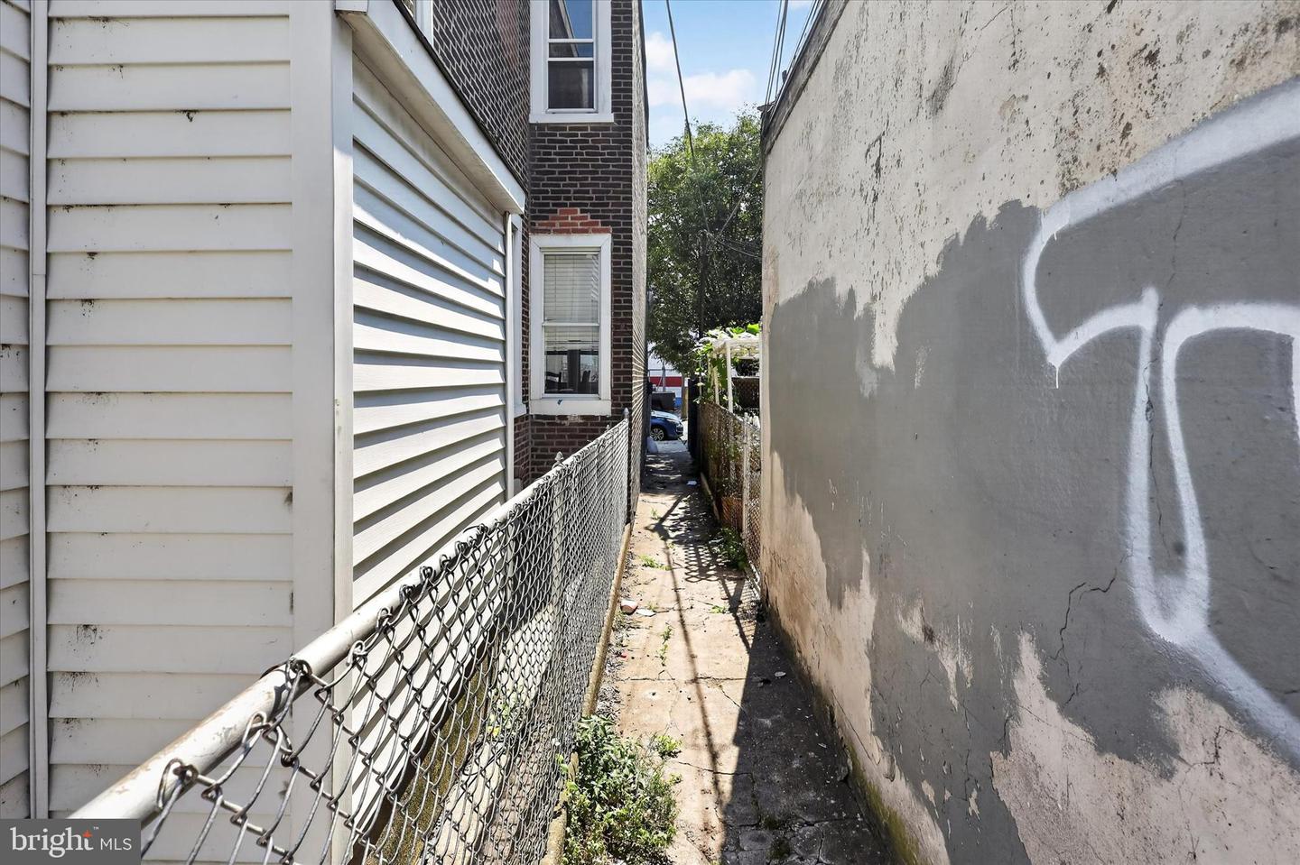 2811 Orthodox St Property Photo 32