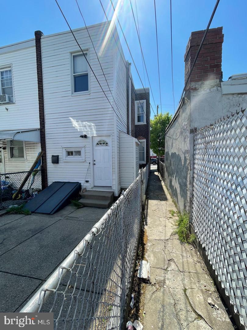 2811 Orthodox St Property Photo 34