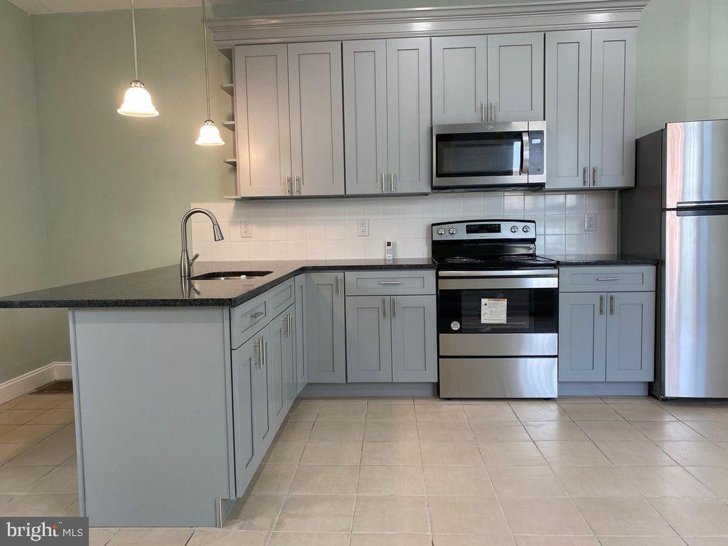 646 Pierce St Property Photo 2