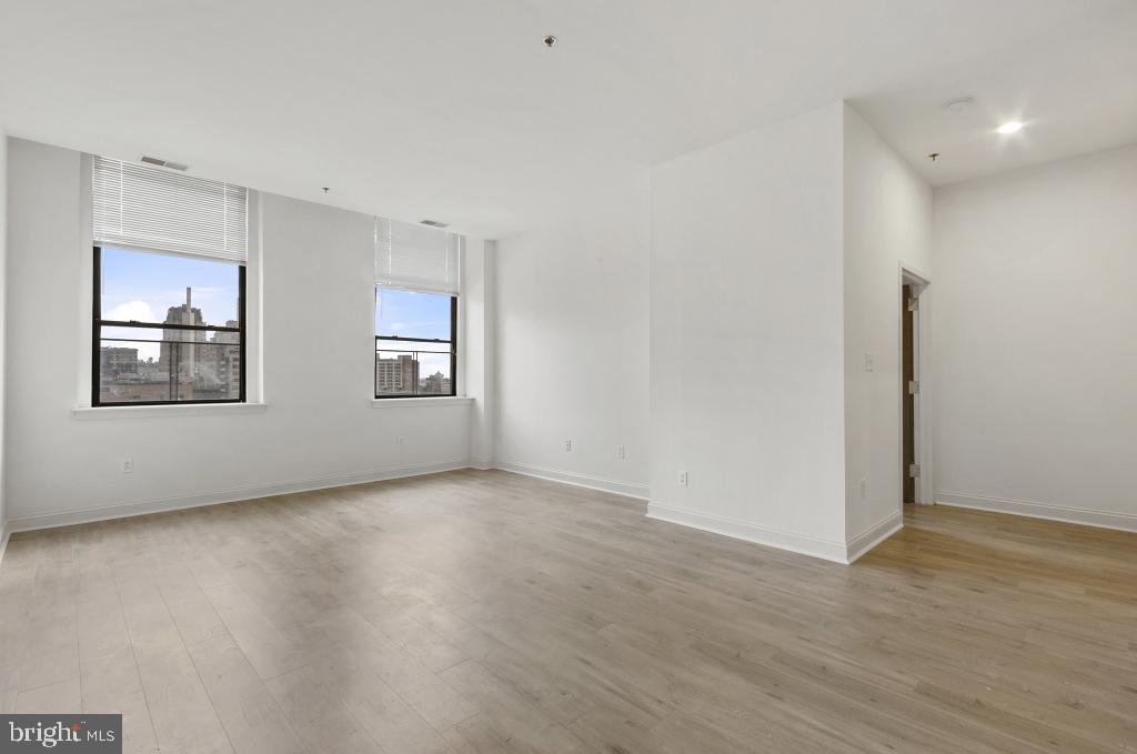 1300-6 Chestnut St #405 Property Photo 13