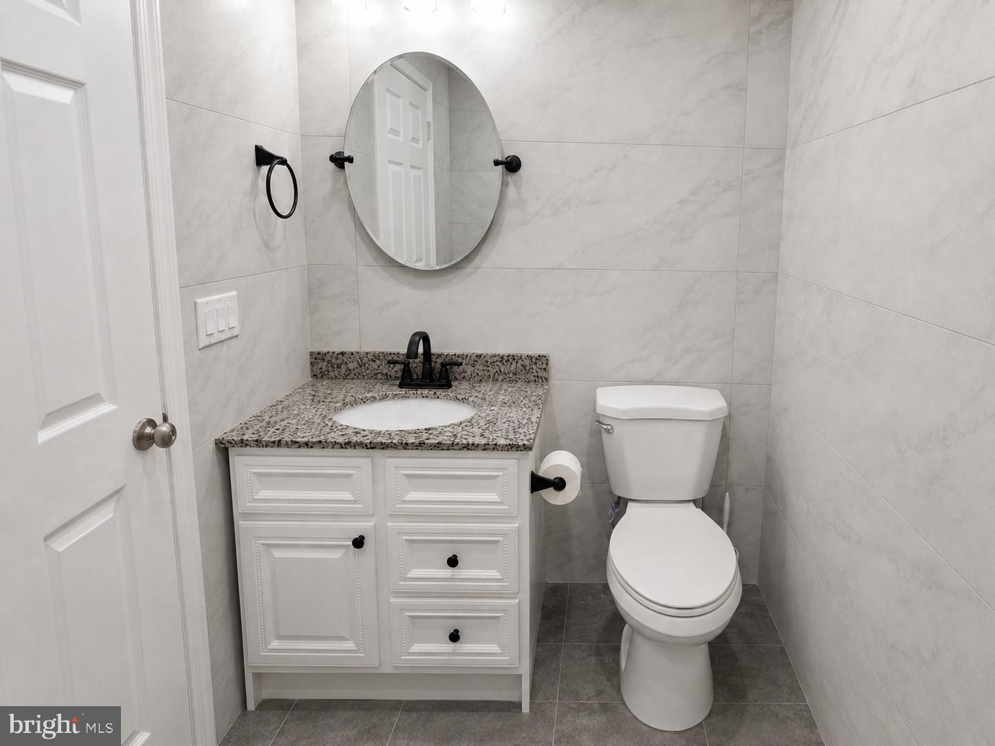 427 W Girard Ave #3 Property Photo 2