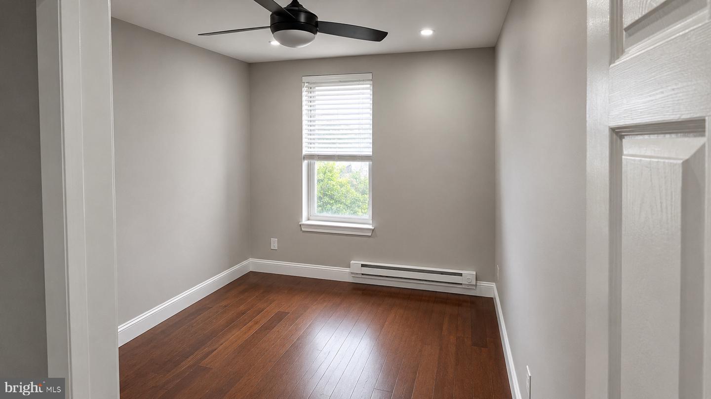 427 W Girard Ave #3 Property Photo 5