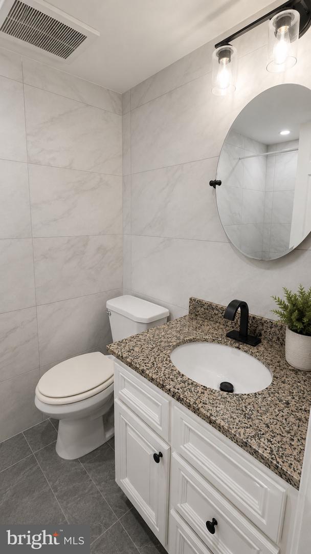427 W Girard Ave #3 Property Photo 6