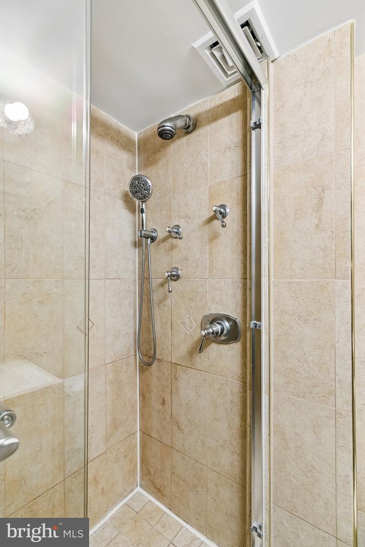 2135 Walnut St #801 Property Photo 16