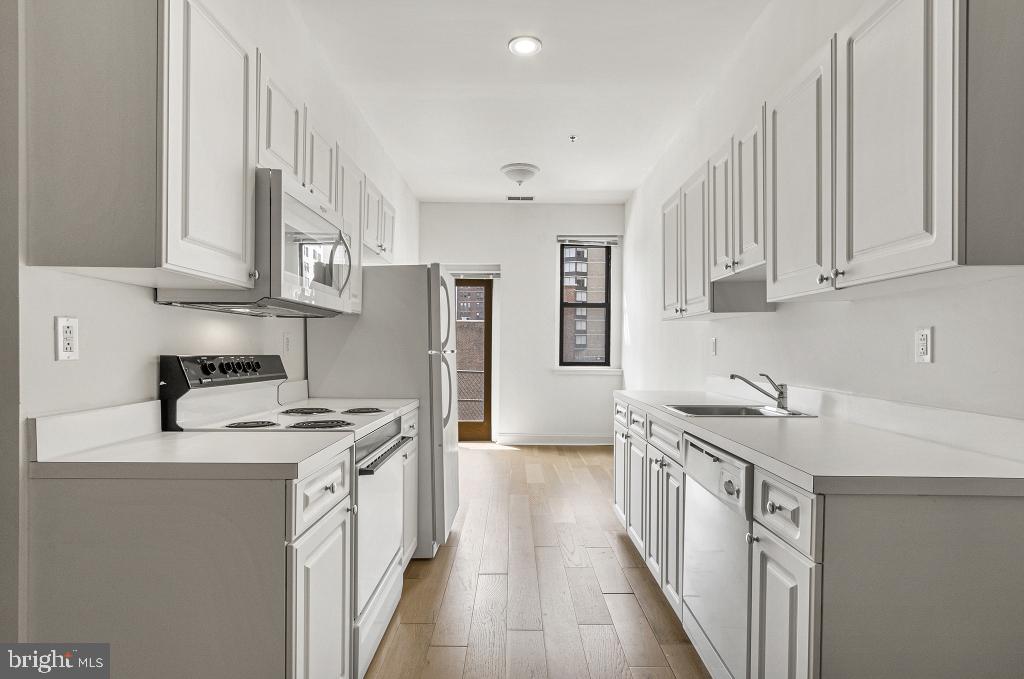1300-6 Chestnut St #203 Property Photo 12