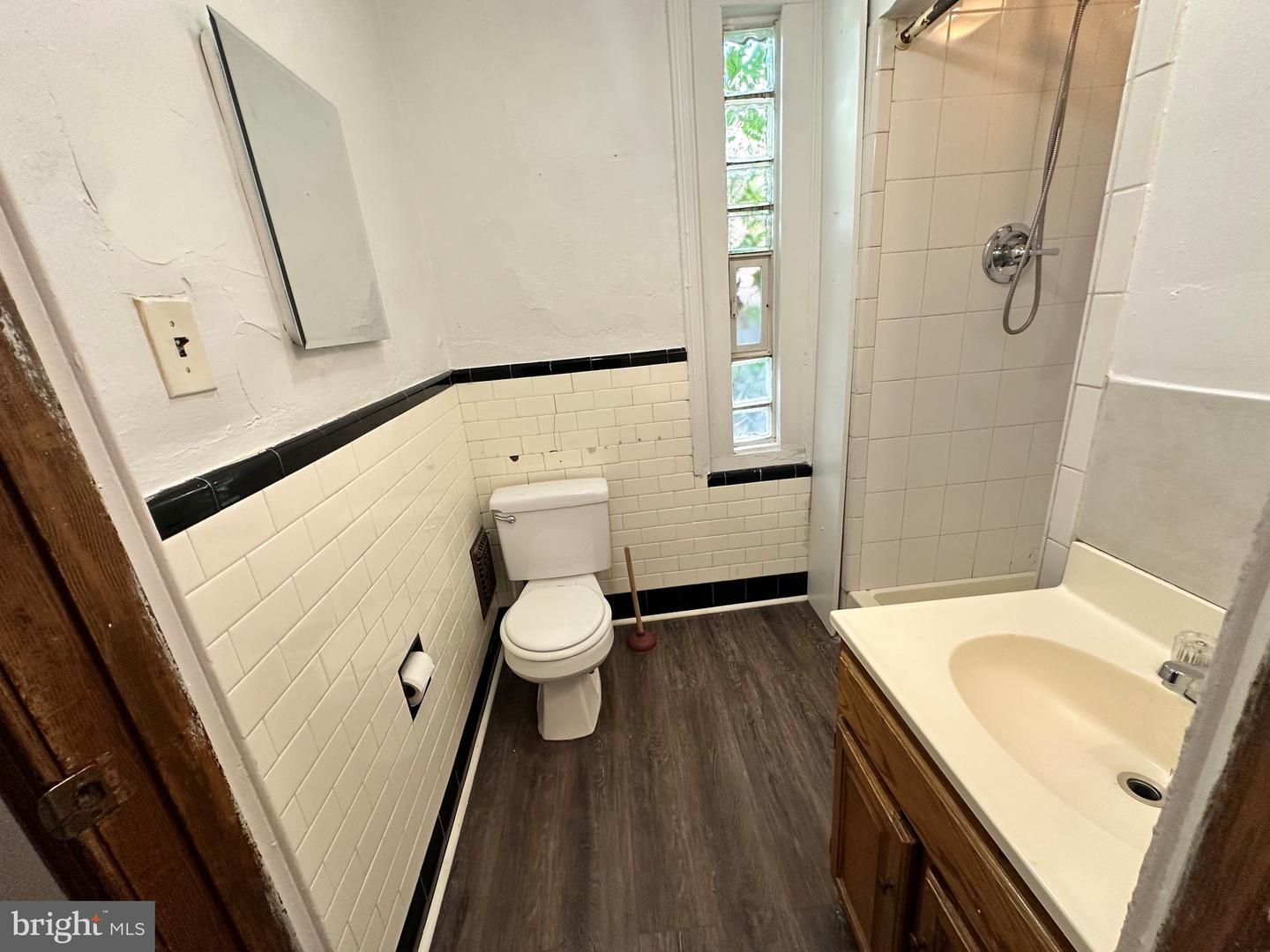 1836 E Westmoreland St Property Photo 8