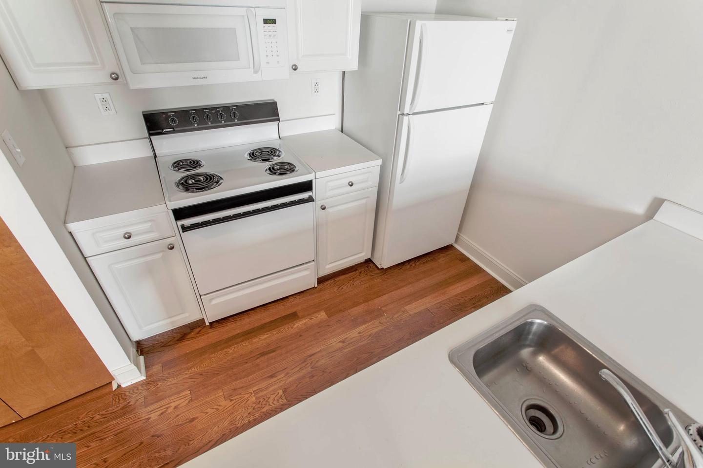 1300-6 Chestnut St #602 Property Photo 11