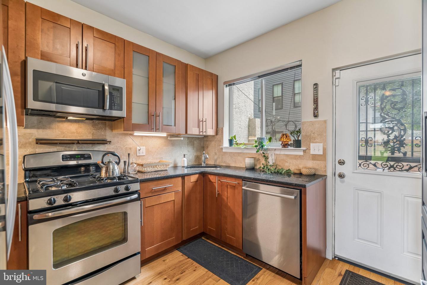420 Federal St Property Photo 6