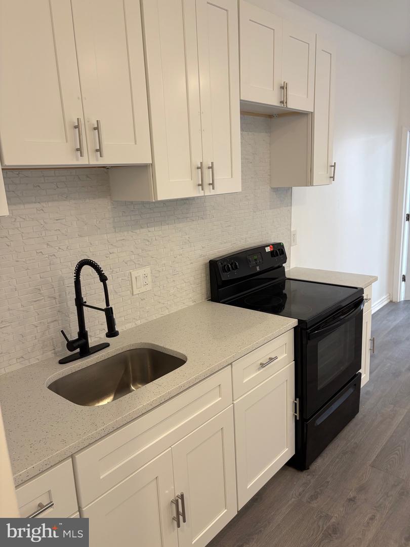 1733 W Erie Ave #3 Property Photo 1