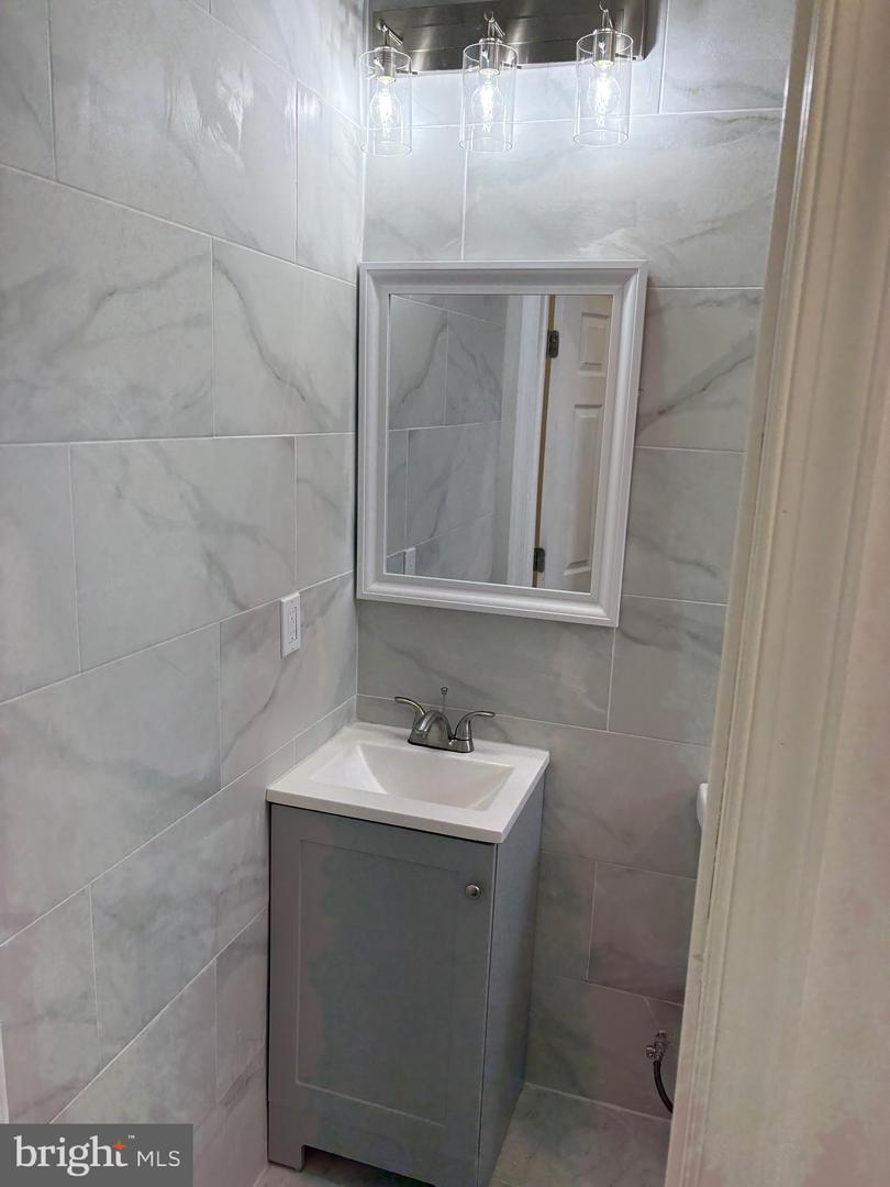 1733 W Erie Ave #3 Property Photo 3
