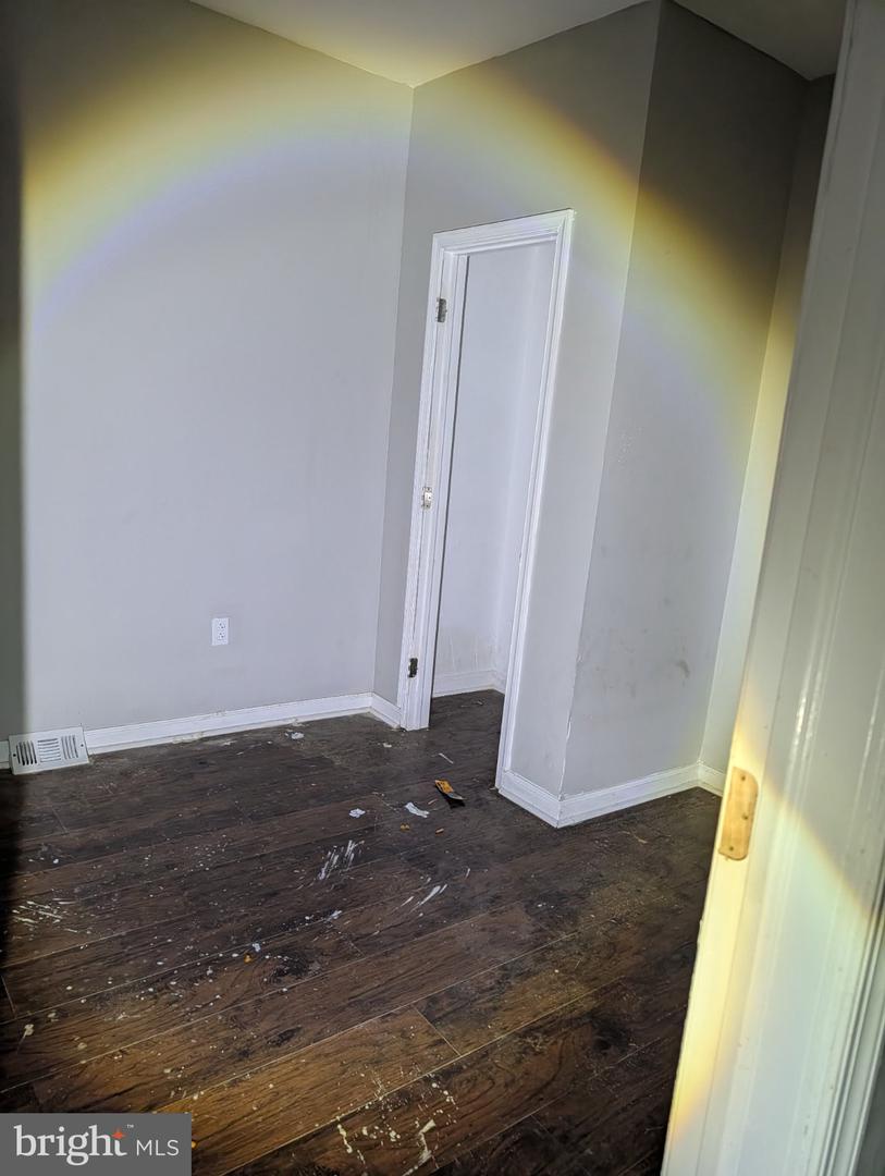 1725 N Lecount St Property Photo 7