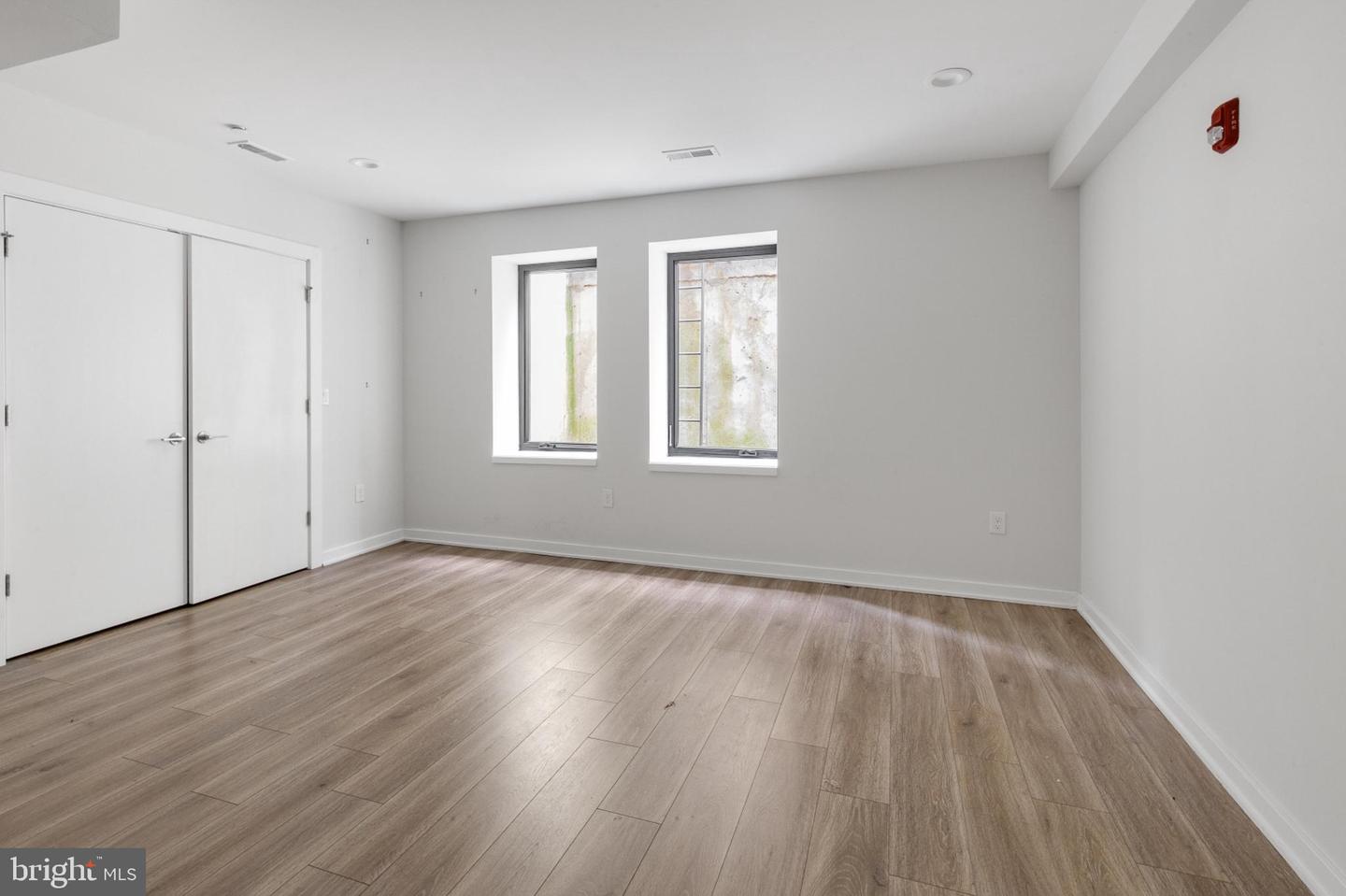 360 Monastery Ave #1r Property Photo 10