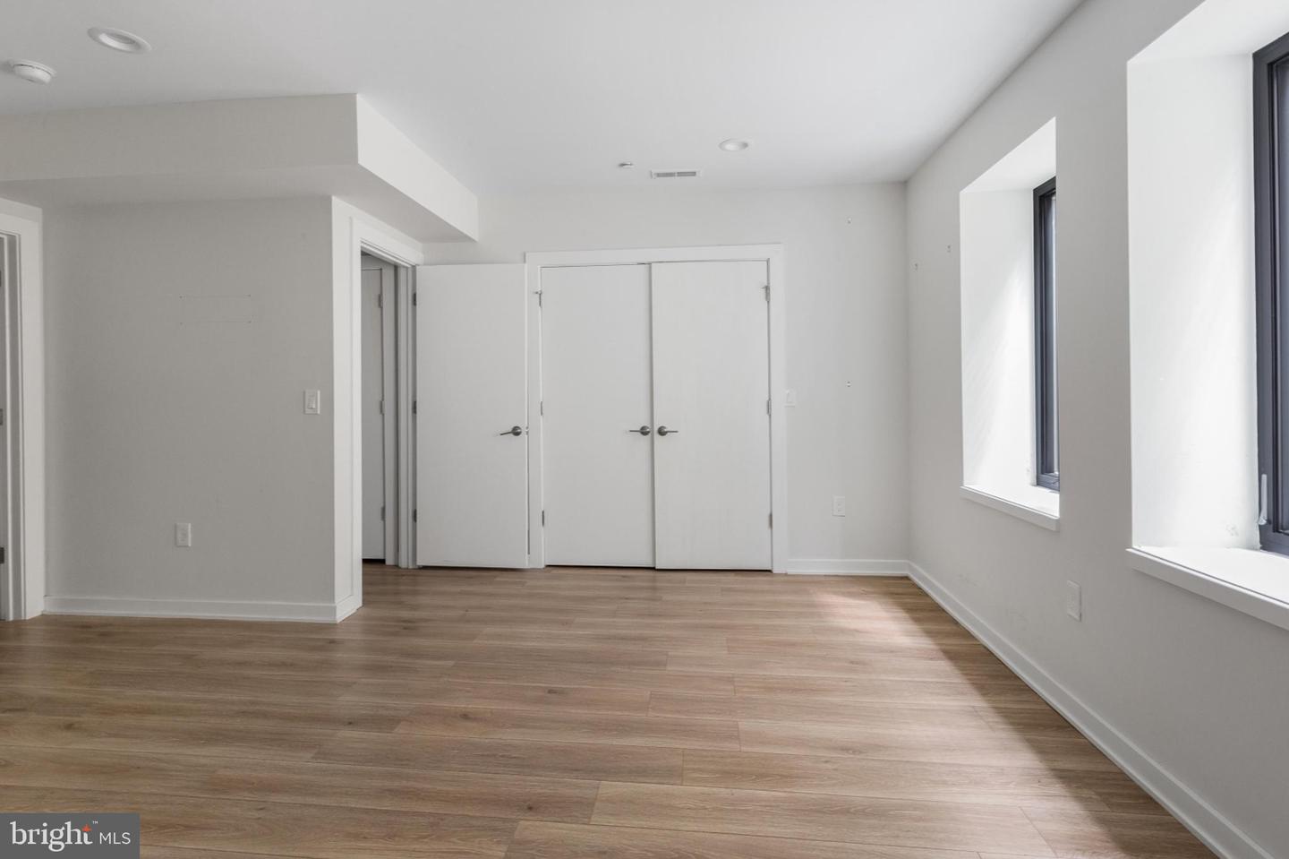 360 Monastery Ave #1r Property Photo 11