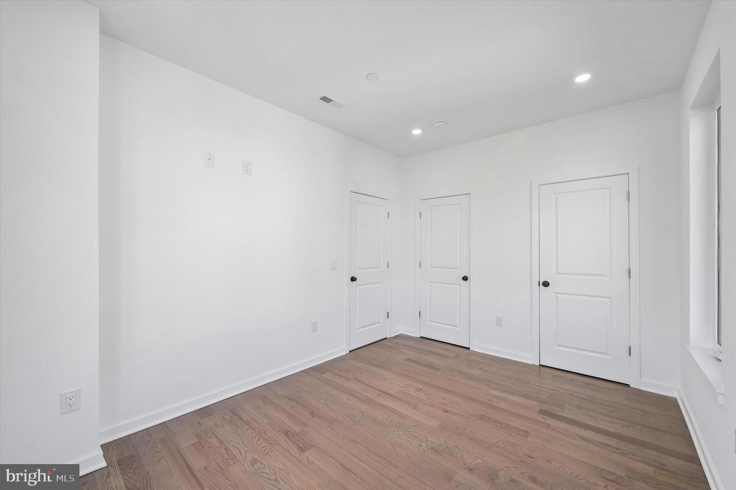 1500 S 30th St Property Photo 18
