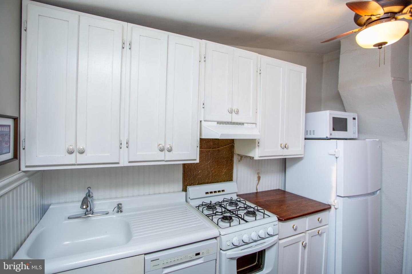 106 Davis St Property Photo 13