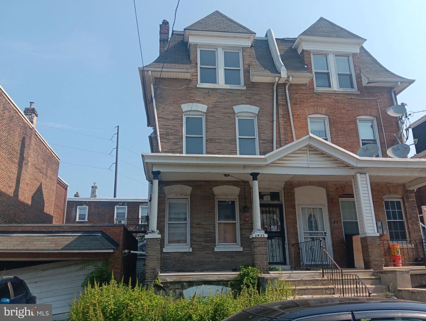 1435-37 W Rockland St Property Photo 1