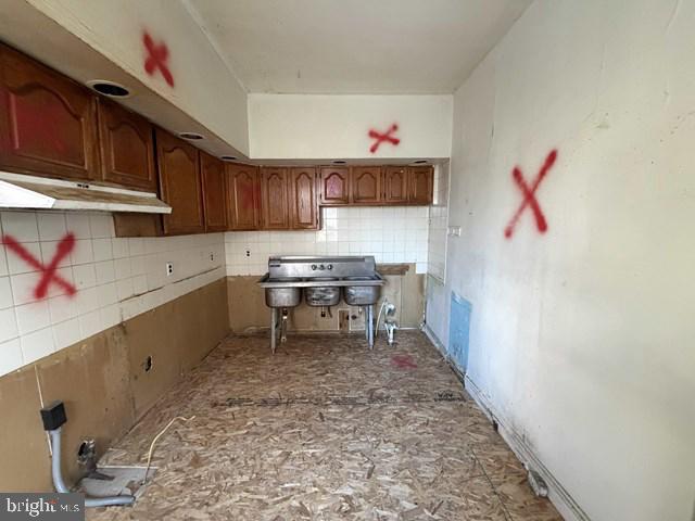 1435-37 W Rockland St Property Photo 3