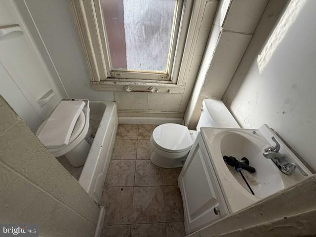 1435-37 W Rockland St Property Photo 6