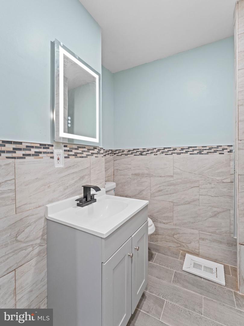 808 S 56th St Property Photo 20