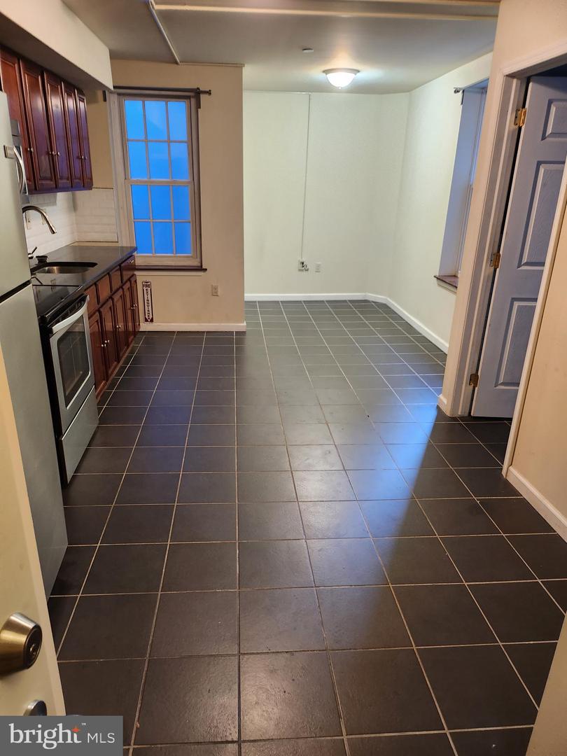230 ARCH ST #3R Property Photo 1