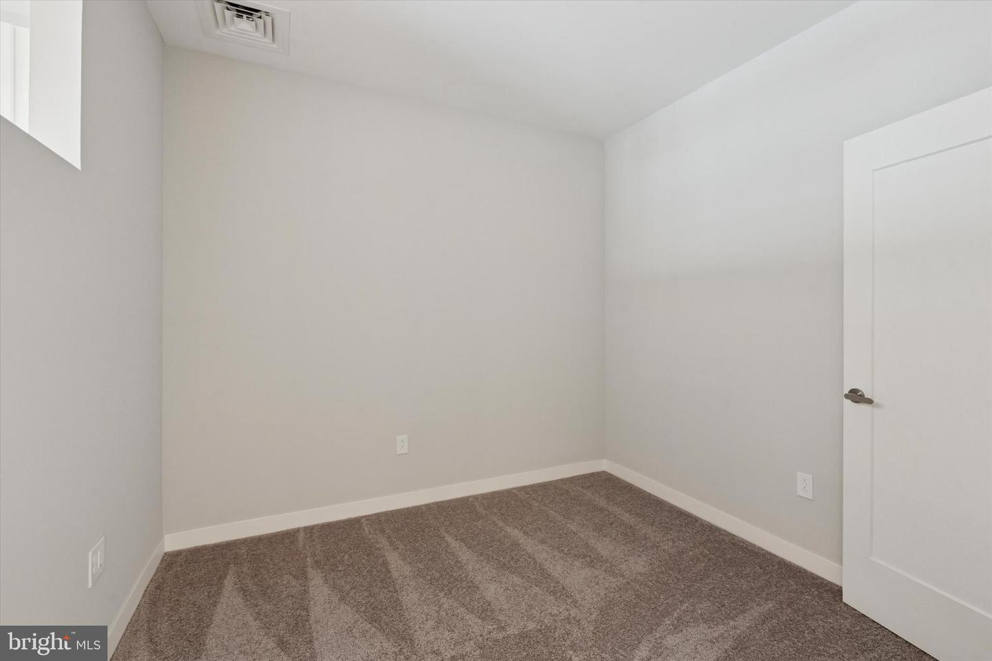1219-23 Constitution Ave #2454 Property Photo 4