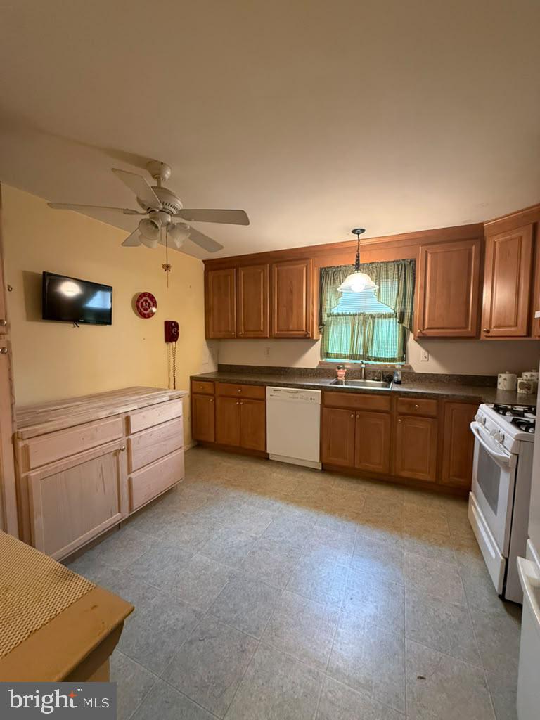 8847 E Roosevelt Blvd Property Photo 14