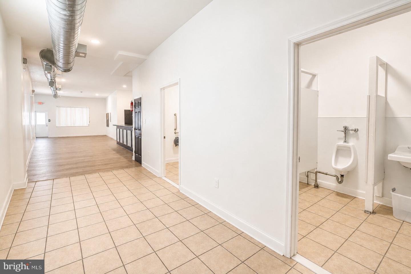 1727 S 2nd St #1st Foor Property Photo 8