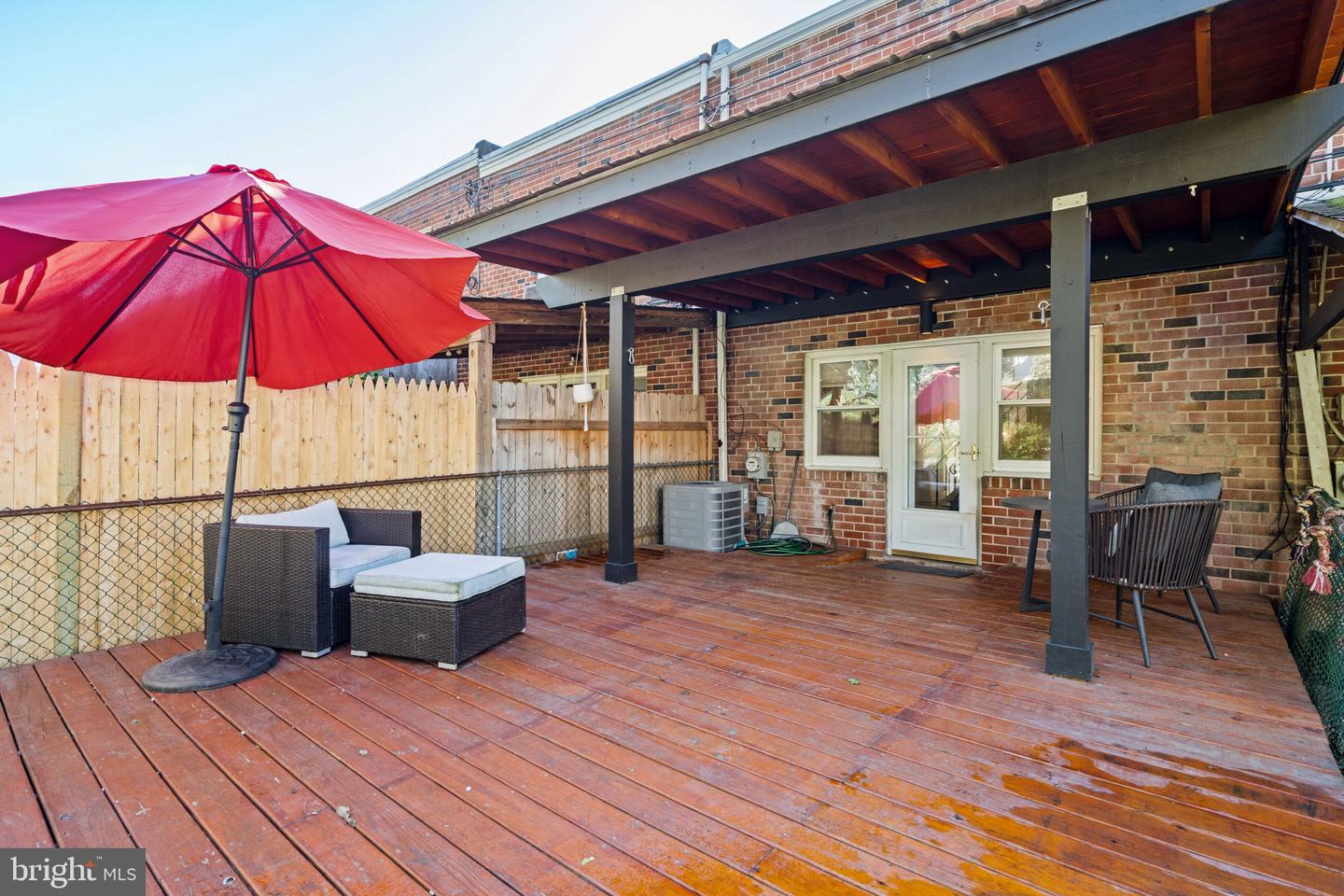 231 Sumac St Property Photo 14