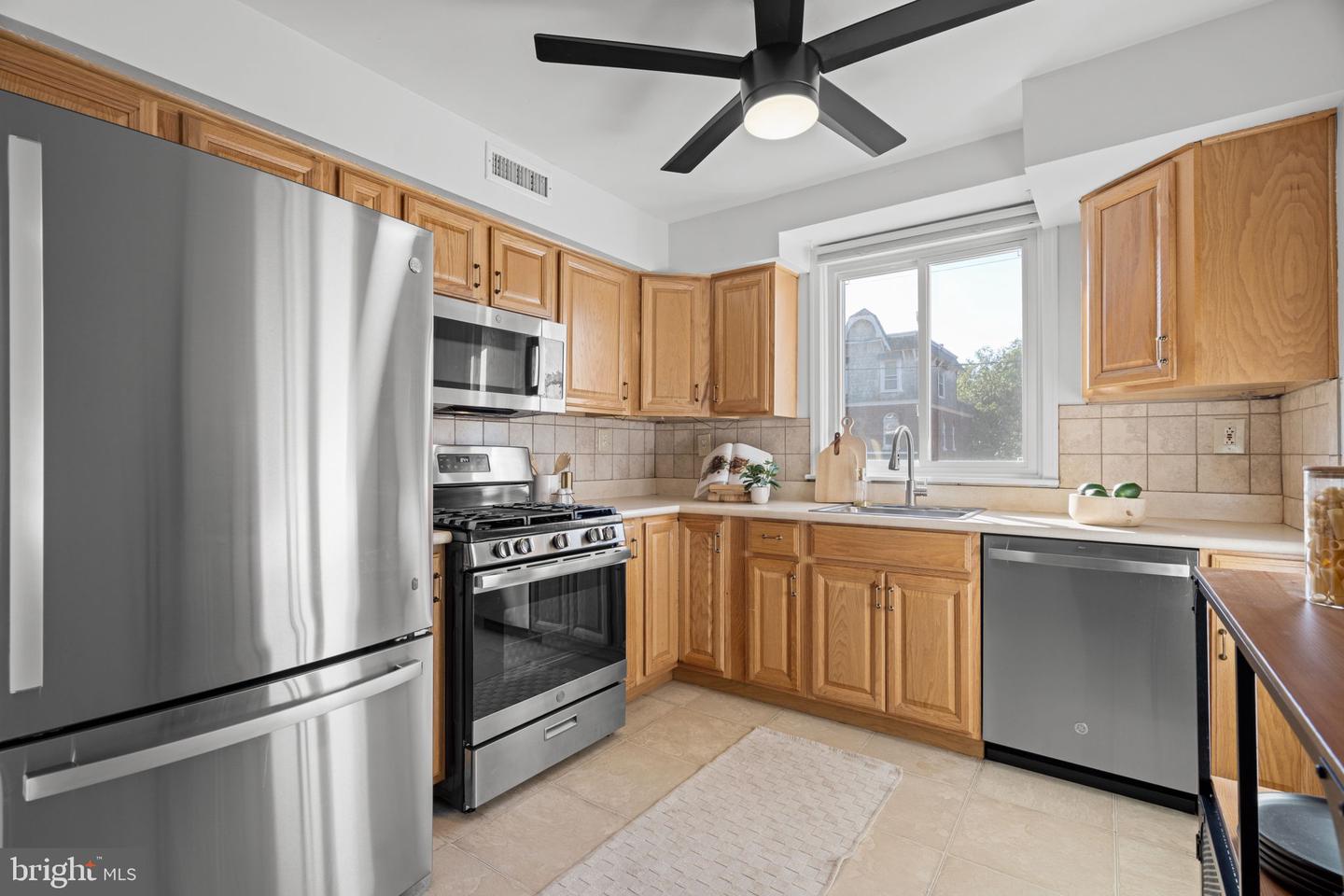 231 Sumac St Property Photo 16