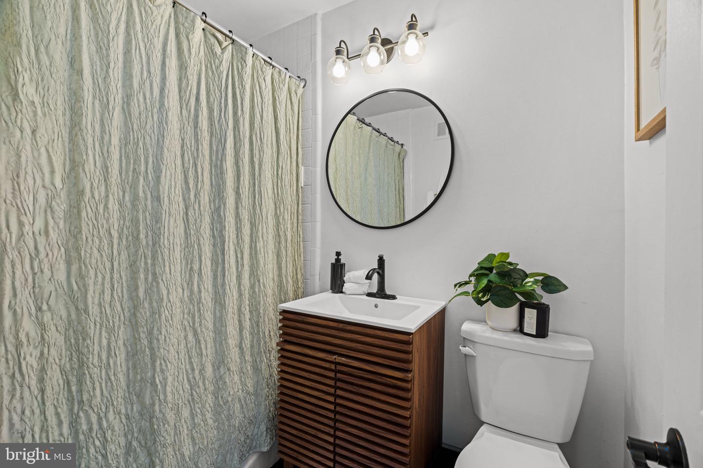 231 Sumac St Property Photo 28