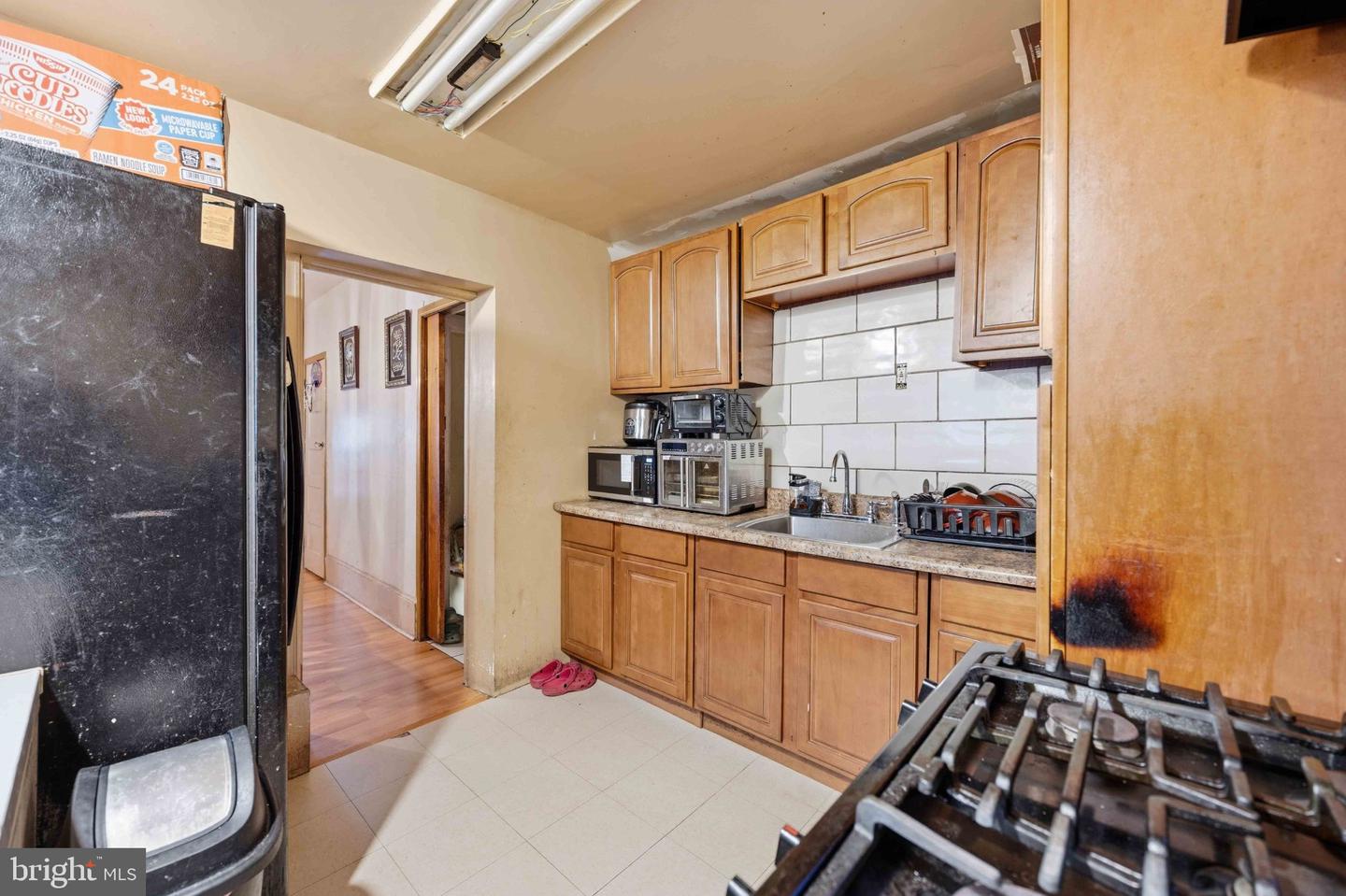 1979 W Sparks St Property Photo 8