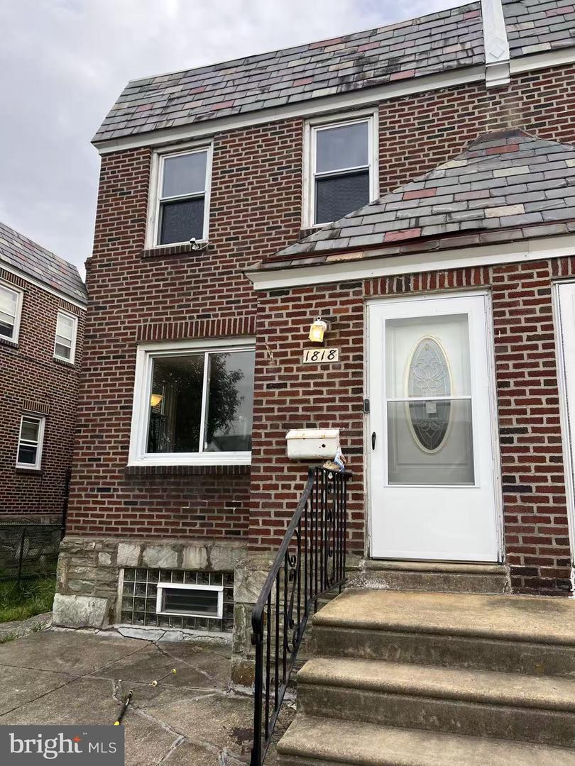 1818 Strahle St Property Photo 2