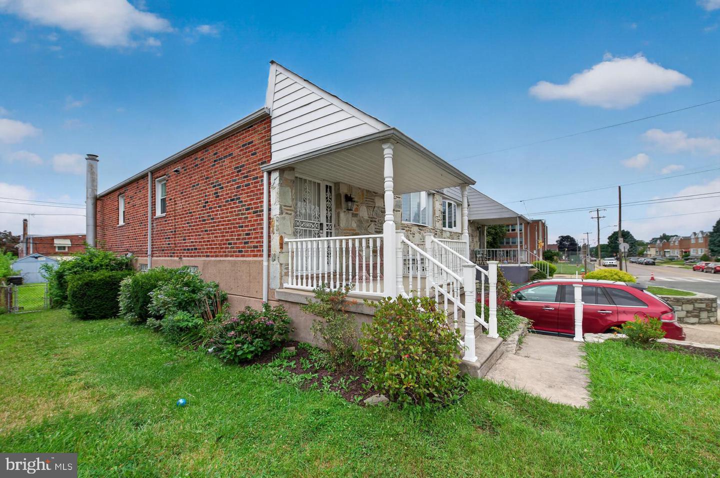9731 Hoff St Property Photo 3