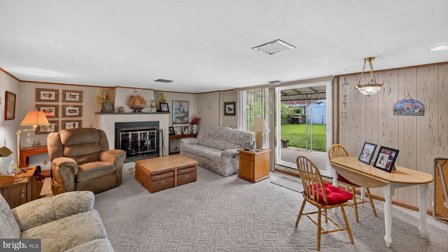 9731 Hoff St Property Photo 10