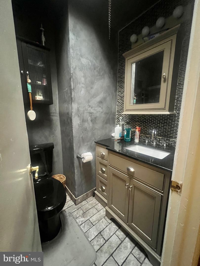 807 Brighton St Property Photo 14