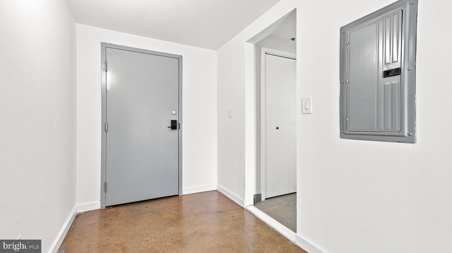 444 N 4th St #216 Property Photo 22