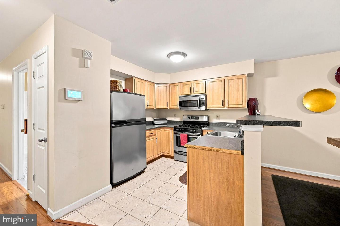 5018 Walnut St Property Photo 9