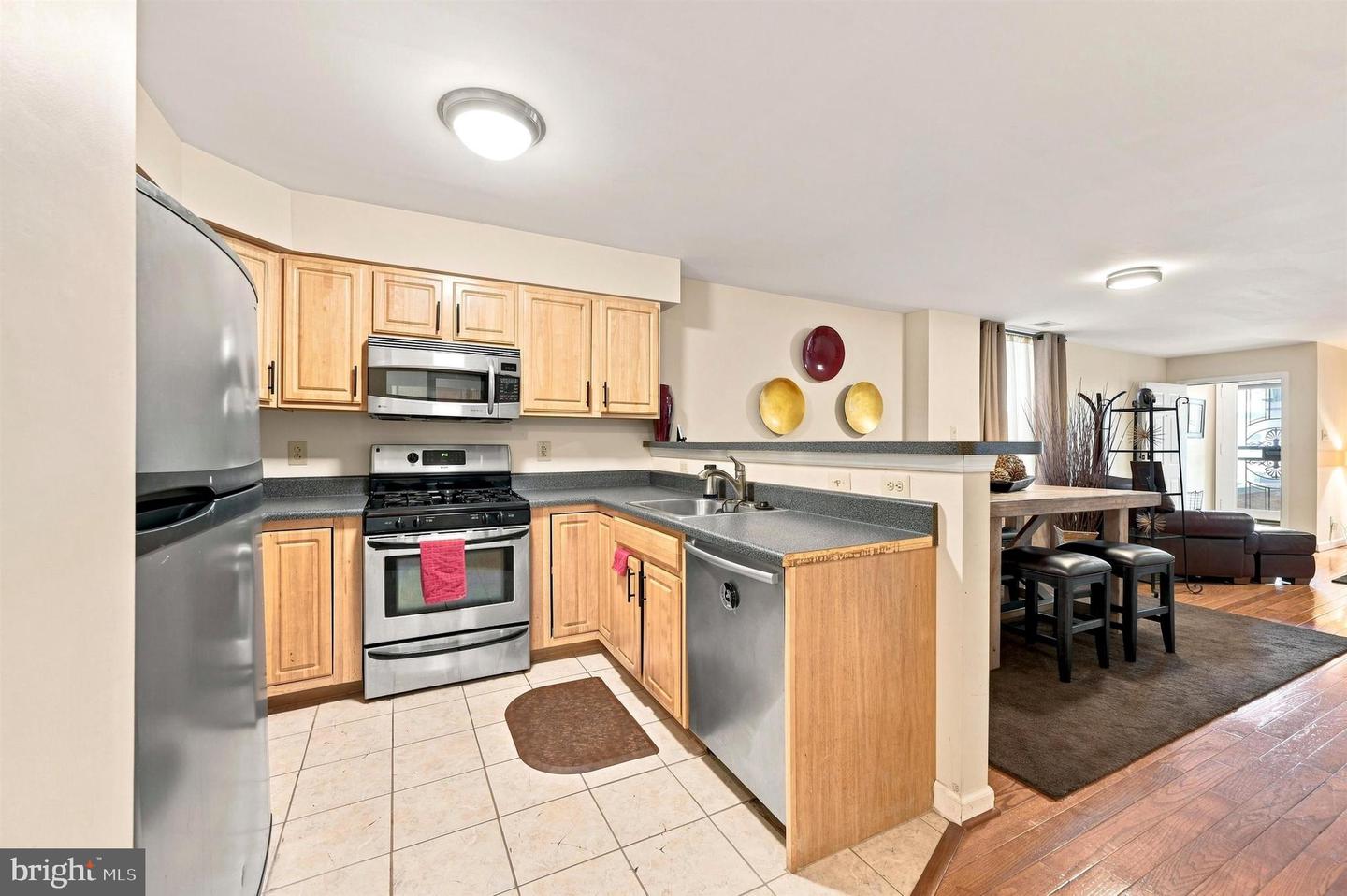 5018 Walnut St Property Photo 10
