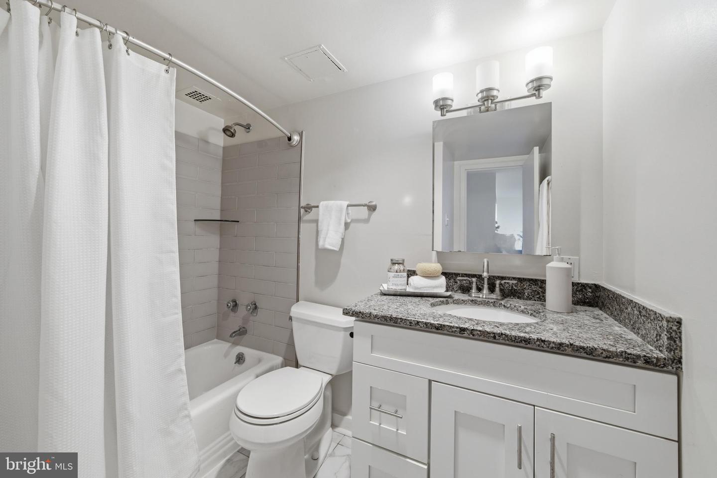 226-30 W Rittenhouse Sq #2514 Property Photo 22