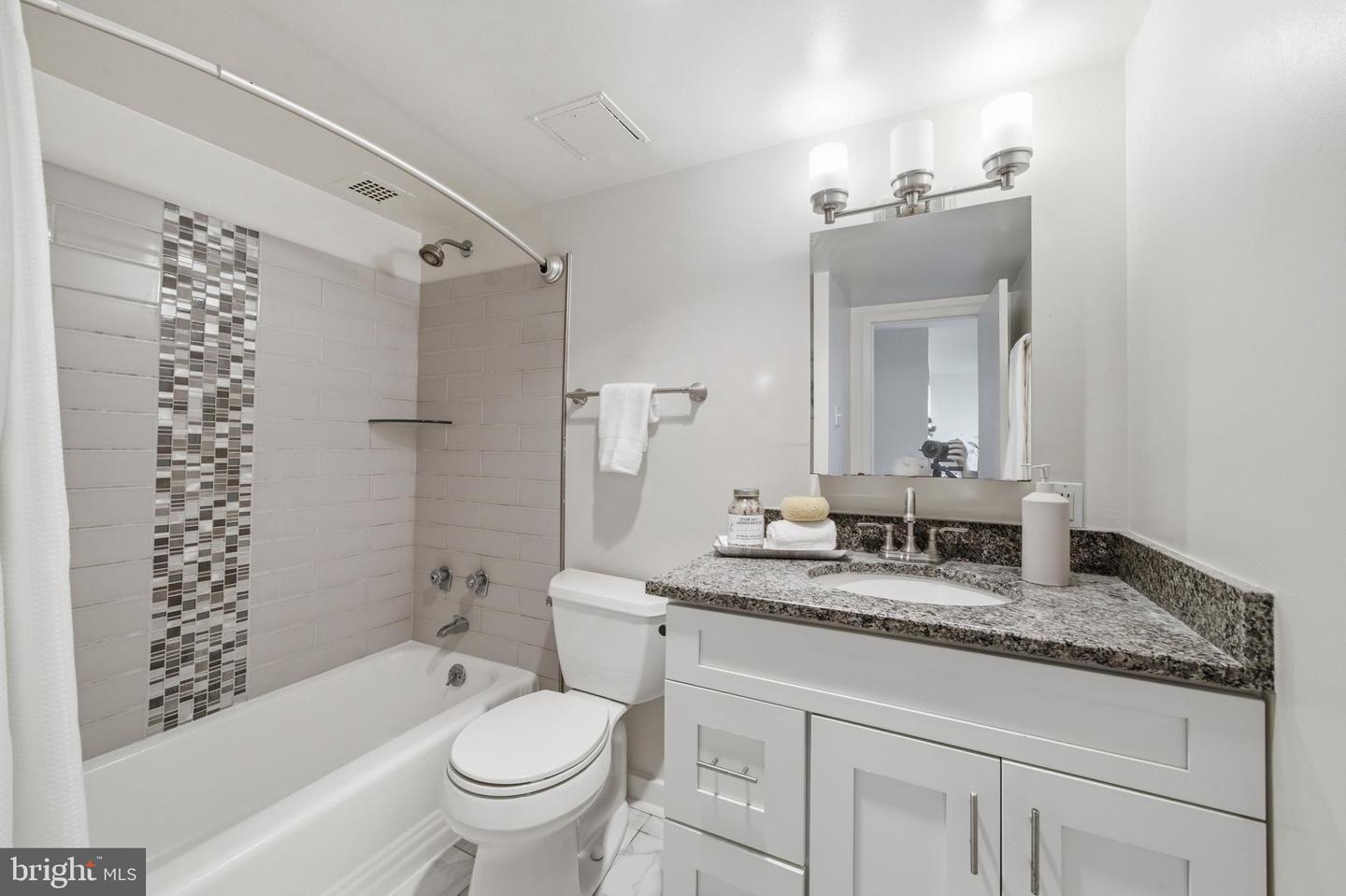 226-30 W Rittenhouse Sq #2514 Property Photo 23